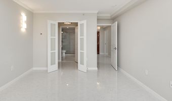 7111 WOODMONT Ave 602, Bethesda, MD 20815