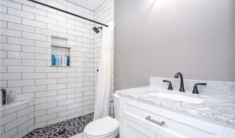 1458 CLUBVIEW Dr, Alexander City, AL 35010