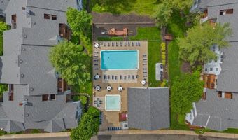 10 Stonyridge Dr, Bayonne, NJ 07035