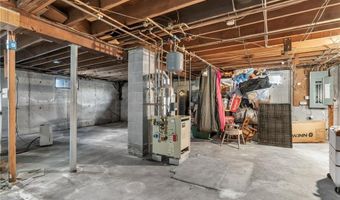 62 Canonchet Trl, Cranston, RI 02921
