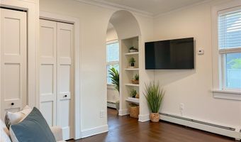 51 Poplar St 1R, Newport, RI 02840