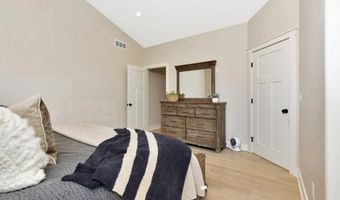 4686 N Elk Creek Dr, Bel Aire, KS 67226