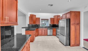 71 Irongate Ln, Aberdeen, NJ 07747