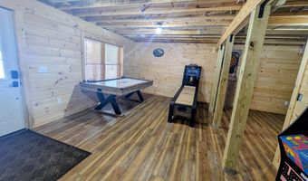 2423 9th Dr, Adams, WI 53910