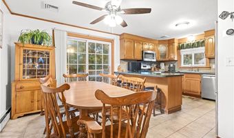 25 Loomis St, Cranston, RI 02920