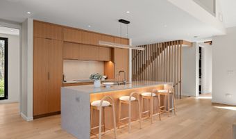 111 E Neptune Ave, Beverly Shores, IN 46301