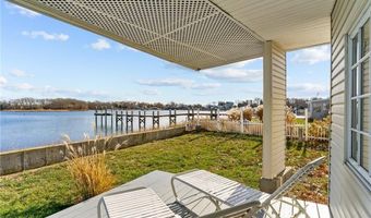 99 Smith St, Bristol, RI 02809