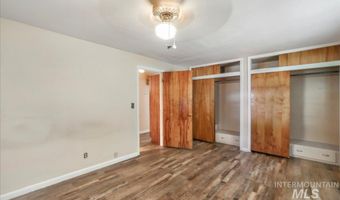 560 Oakley Ave, Burley, ID 83318