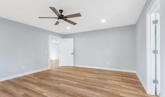 305 Crescent St, Aurora, MO 65605
