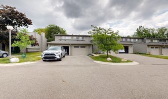 718 Peninsula Ct, Ann Arbor, MI 48105
