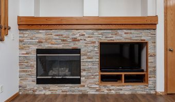 2815 Ashland Ct, Altoona, IA 50009