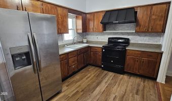 207 E 3rd St, Augusta, KY 41002