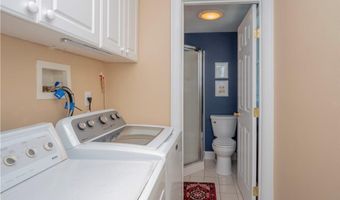 198 Gibbs Ave, Newport, RI 02840