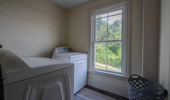 36 Larkin St, Bangor, ME 04401