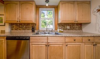 15 Marsh Rd, Belfast, ME 04915