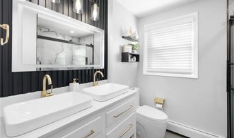 54 Salem Ave, Cranston, RI 02920