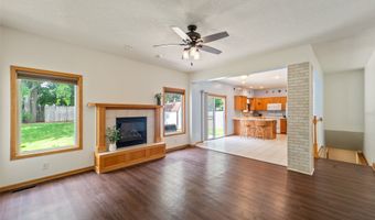 403 4th St NW, Altoona, IA 50009