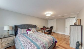 7 Wilbur Ave, Newport, RI 02840