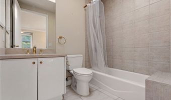 559 Moaniala St, Honolulu, HI 96821