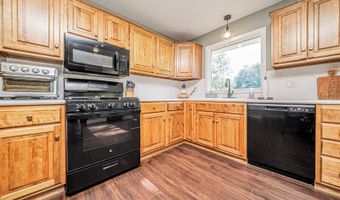 111 Moyne Dr, Abilene, KS 67410