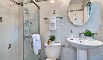 5701 RADNOR Ct, Bethesda, MD 20817