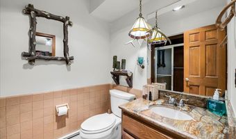 523 Lathrop Ave, Algonac, MI 48001