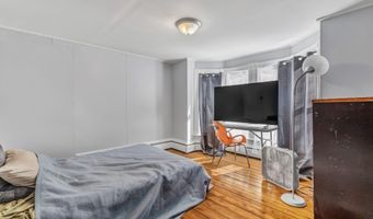 327 Essex St, Bangor, ME 04401