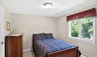 5 Shingle Mill Dr, Canton, CT 06019