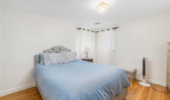 82 Sherry Ave, Bristol, RI 02809