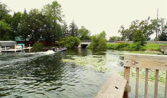1920 Geneva Rd NE, Alexandria, MN 56308