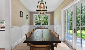 97 Oak Ln, Amagansett, NY 11937