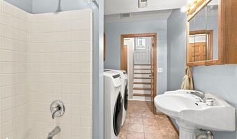 1988 Commodore Dr, Anchorage, AK 99507
