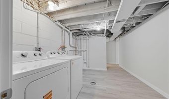 527 Harrison St, Anoka, MN 55303