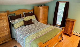 542 Main St, Hopkinton, RI 02833