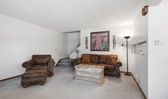 1138 Village Ln, Ashland, OH 44805