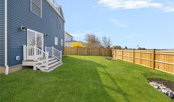 11 Gunning Ct, Middletown, RI 02842