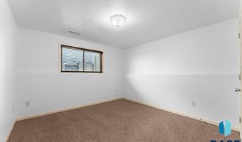 1600 E Liberty Cir, Brandon, SD 57005