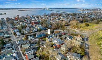 10 Braman St 1, Newport, RI 02840