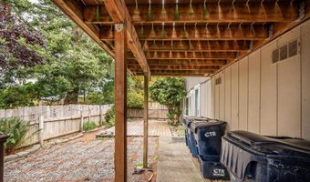 1214 Ransom Ave, Brookings, OR 97415