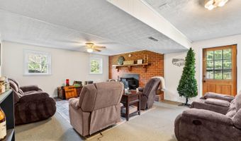 3745 Horseshoe Rd, Appomattox, VA 24522
