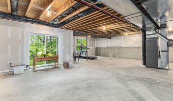 2853 Dillon Dr, Ann Arbor, MI 48105