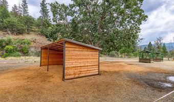 2245 Colestin Rd, Ashland, OR 97520