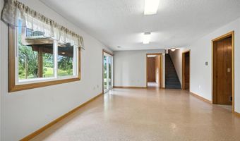 413 E 5th St, Anamosa, IA 52205