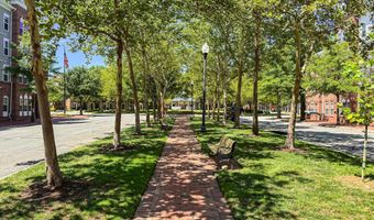 4950 BRENMAN PARK Dr 308, Alexandria, VA 22304