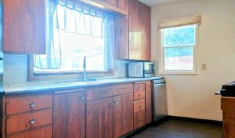 215 N H St, Albion, WA 99163