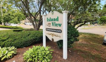 22 Baypath Way, Branford, CT 06405