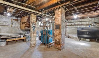 15 Spruce Ave, Cranston, RI 02910