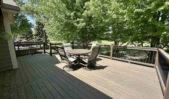 225 Emerald Meadows Dr, Arnolds Park, IA 51331