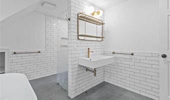 477 Hope Furnace Rd, Coventry, RI 02831