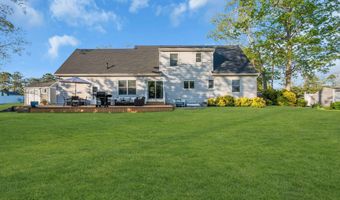65 Serpentine Dr, Bayville, NJ 08721